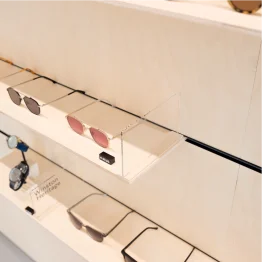 Horizontales Profil schwarz