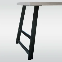 Pied de table incliné