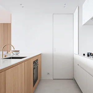 Deur in gelijkliggend vlak