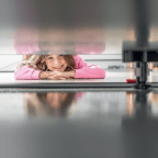Clip magnétique pour plinthe