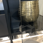 Fixation pour bouton de vitrine