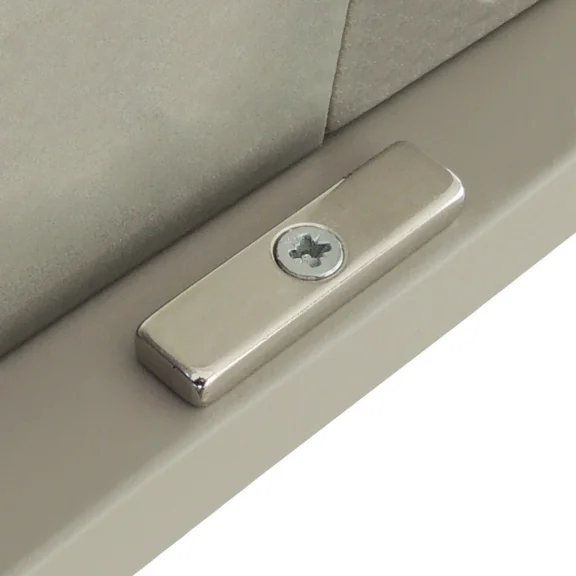 Magnetisch slot voor verticaal bed