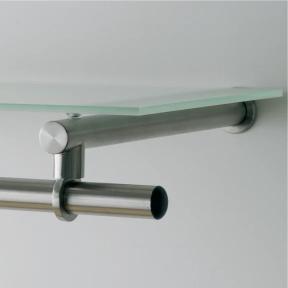 Steun voor tablet en kledingstang