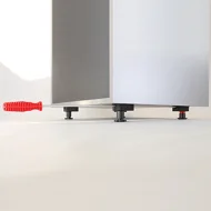 Sockelfüße mit frontseitiger Einstellung