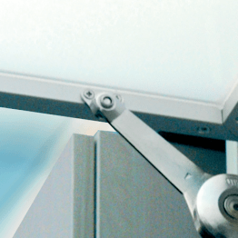 Frontbevestiging voor alukader